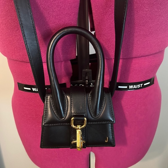 JACQUEMUS Le Chiquito Montagne Leather Handbag 
OS / BLACK - Picture 1 of 4